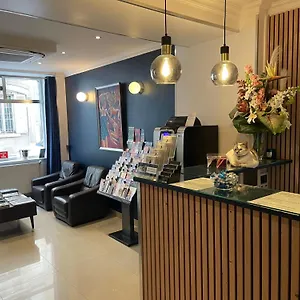2* Otel Mary's Republique